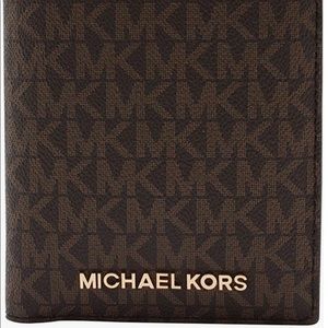 New MK 🤎✈️ CC & passport holder